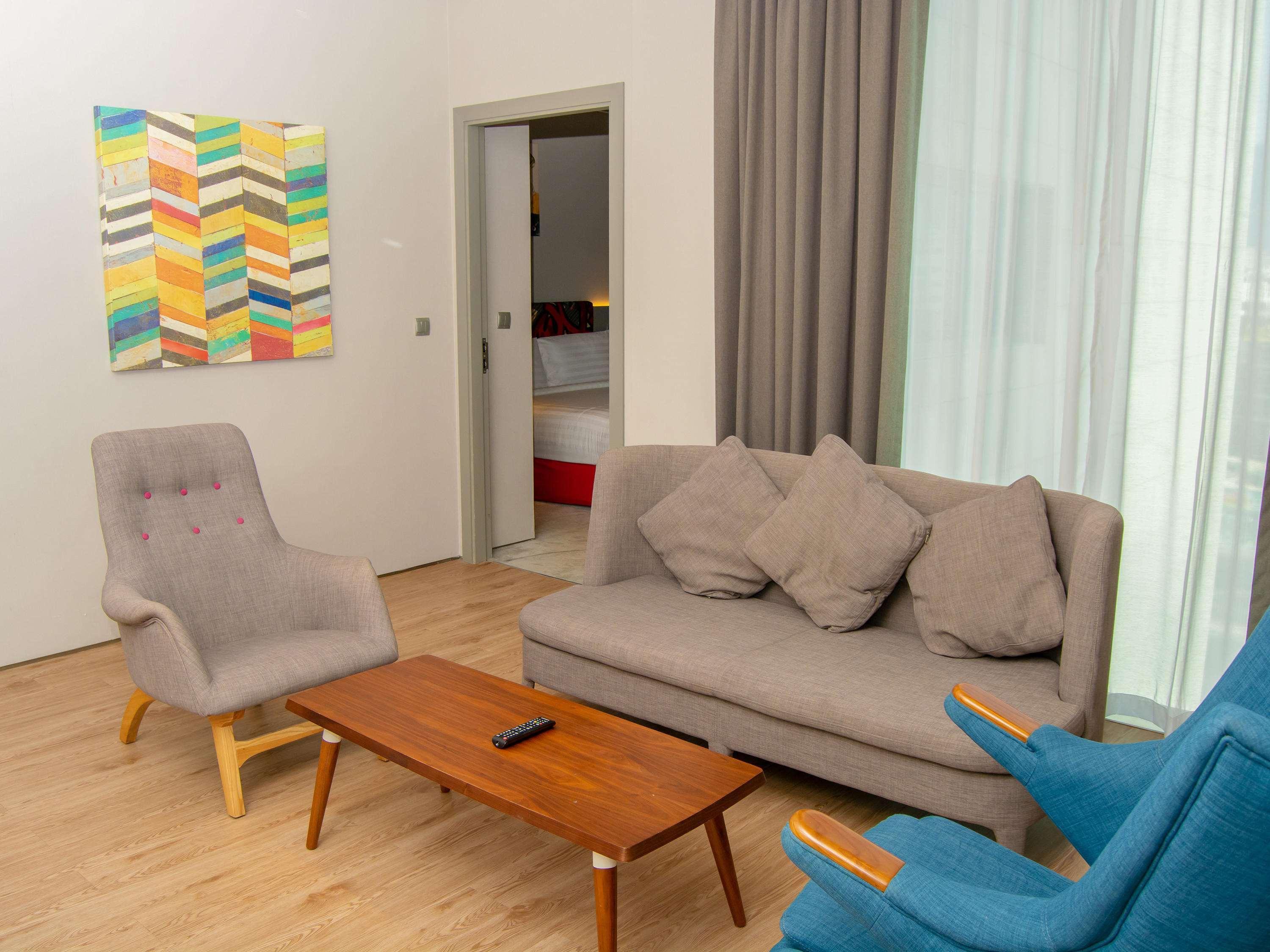 Ibis Styles Dubai Jumeira Exterior photo