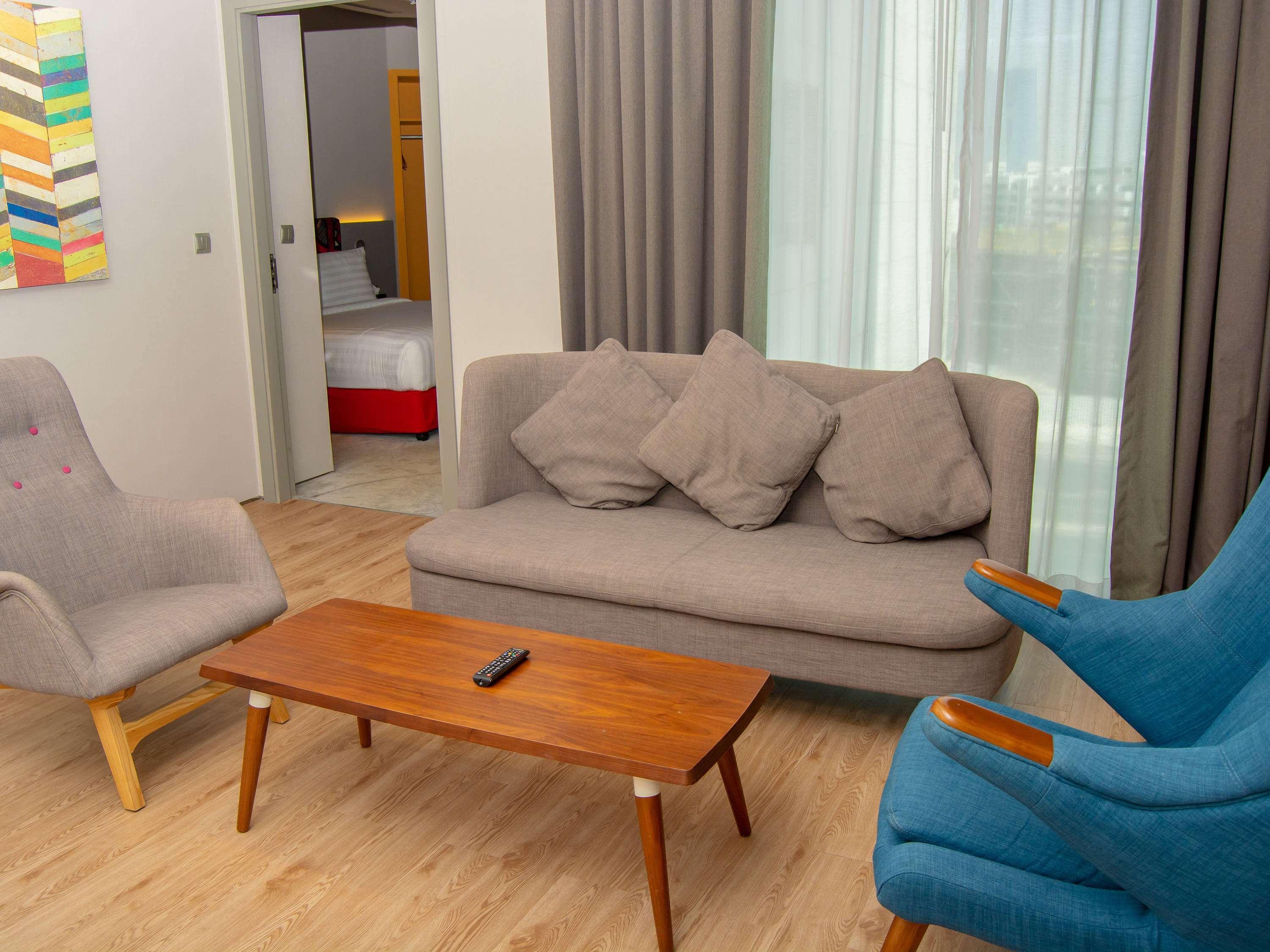 Ibis Styles Dubai Jumeira Exterior photo