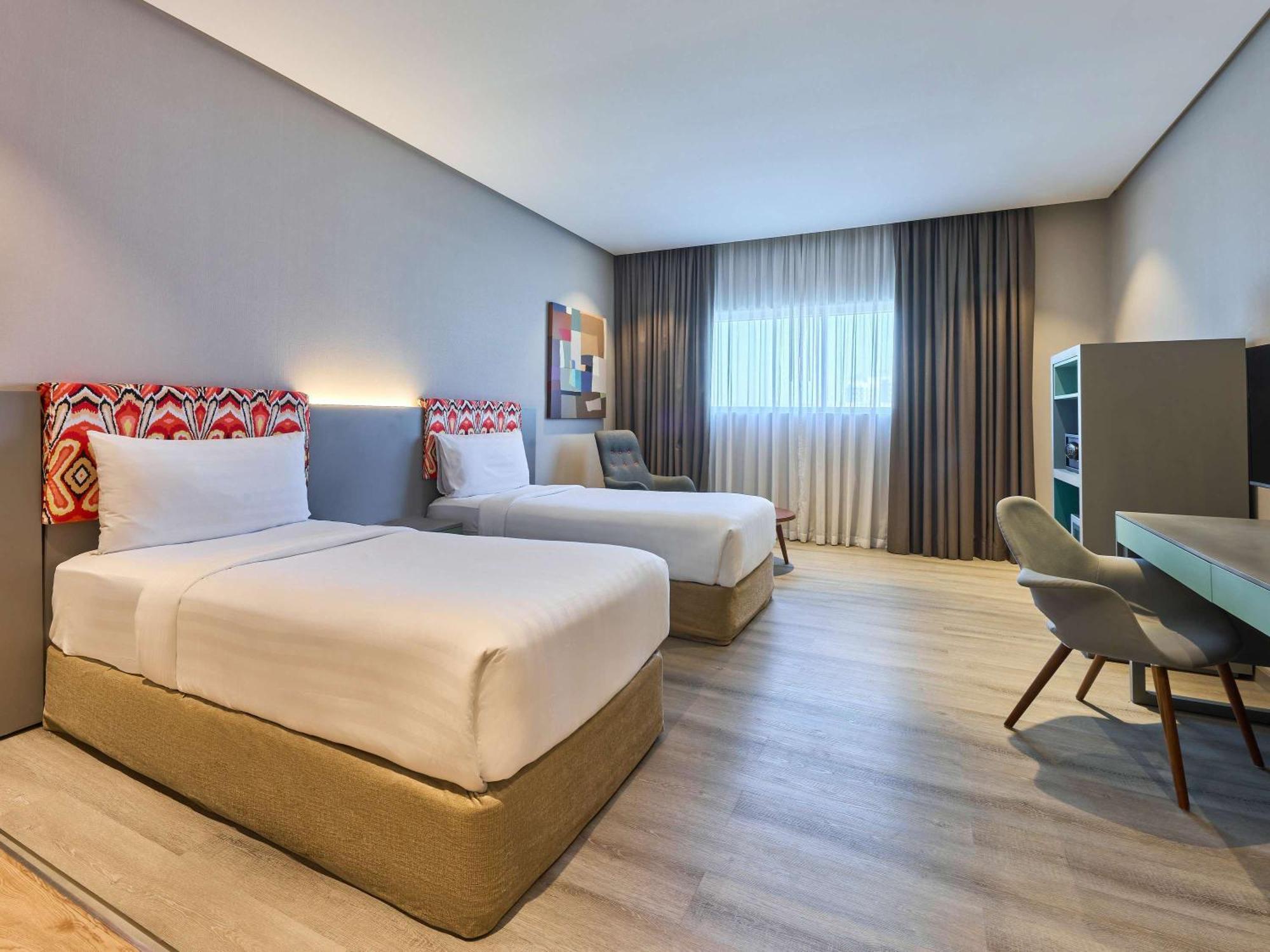 Ibis Styles Dubai Jumeira Exterior photo