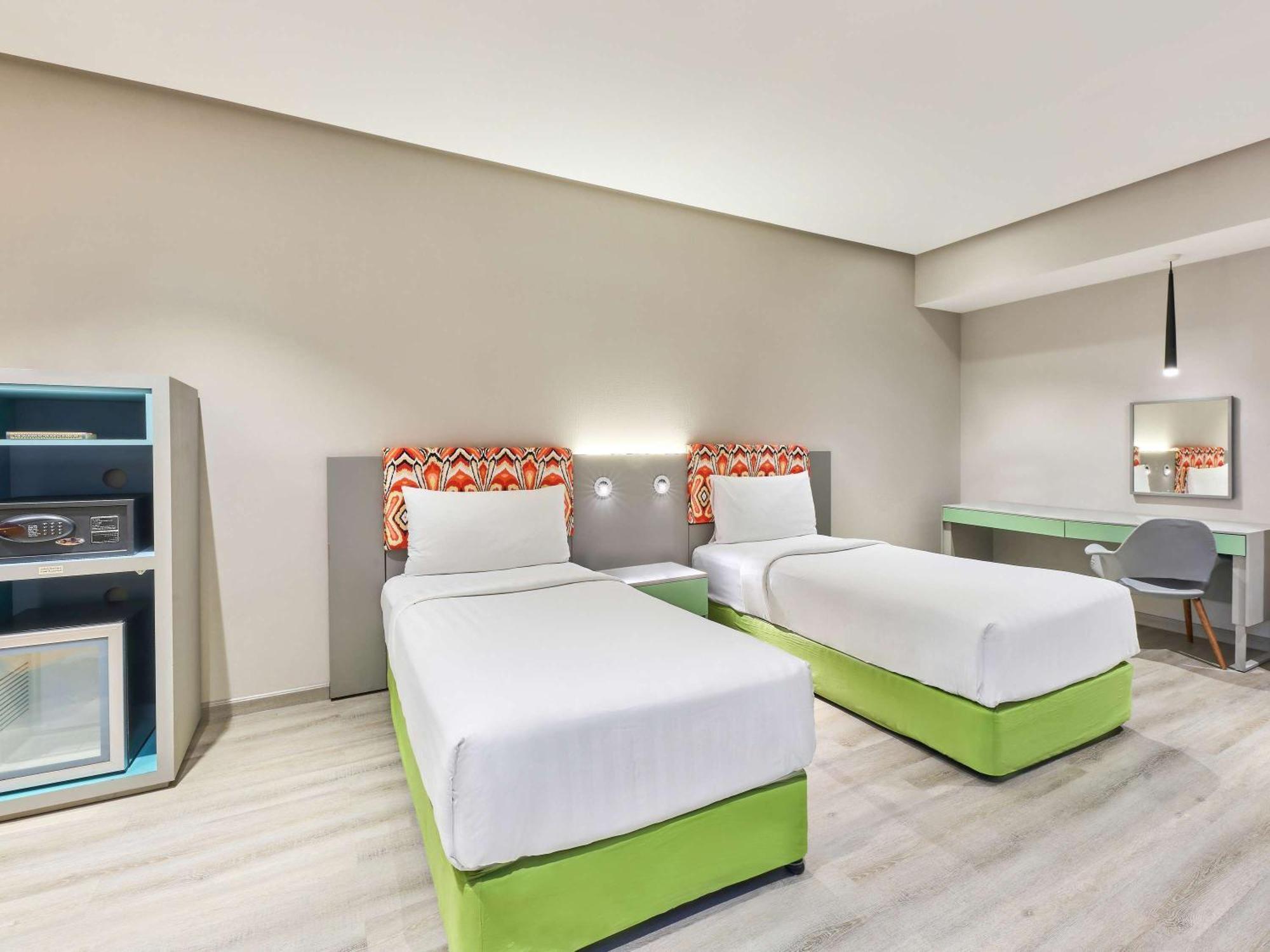 Ibis Styles Dubai Jumeira Exterior photo