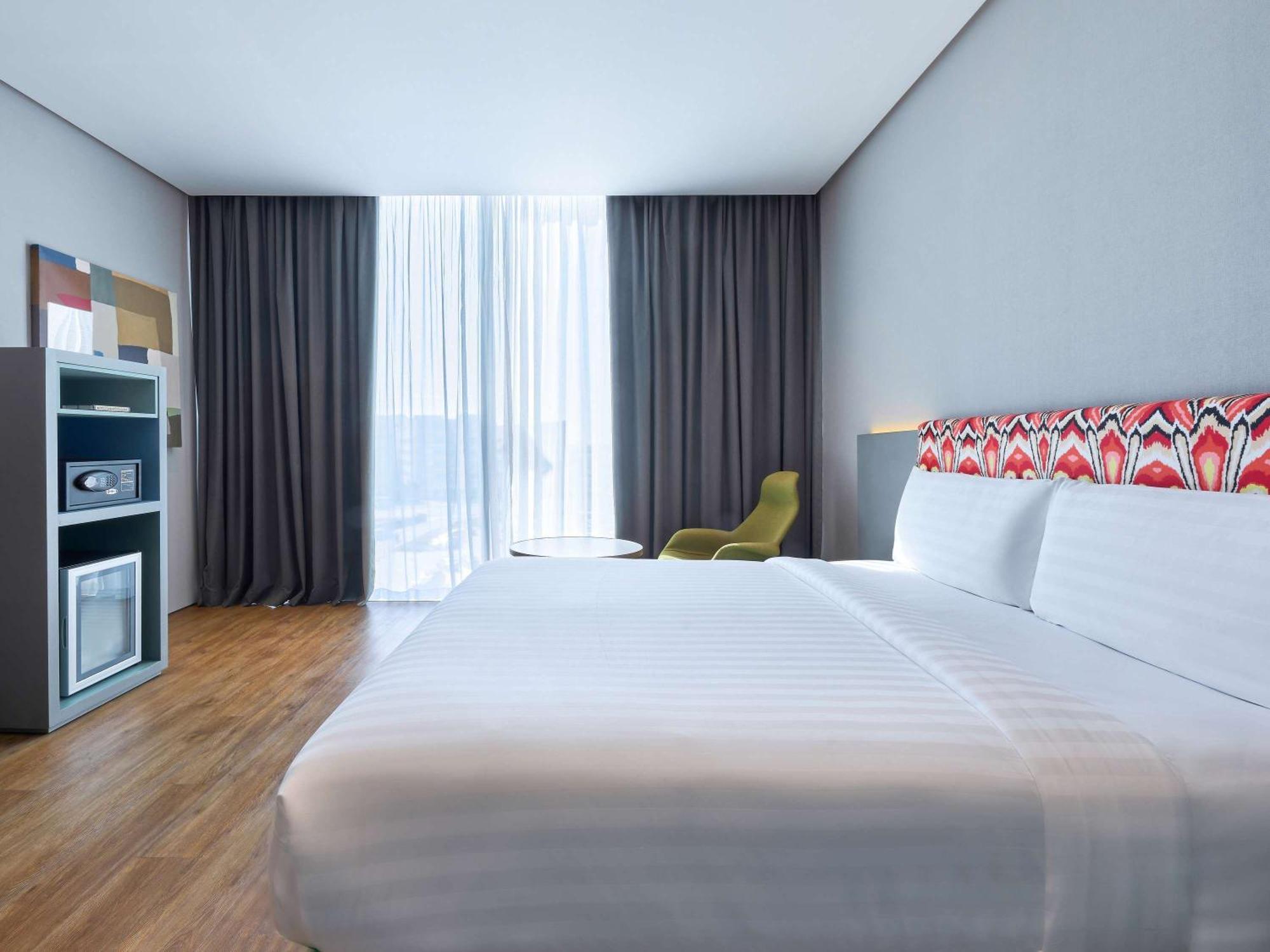 Ibis Styles Dubai Jumeira Exterior photo