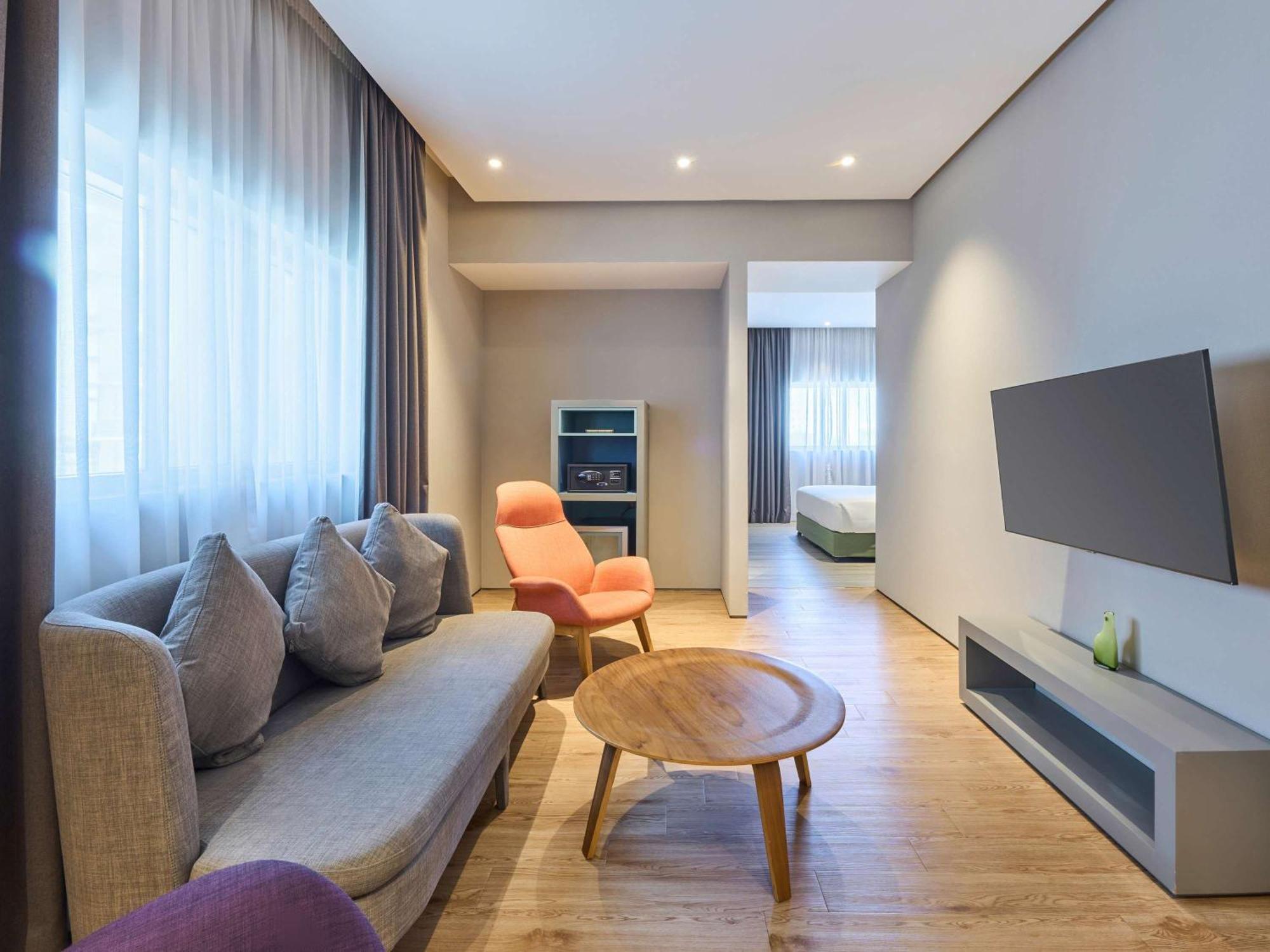 Ibis Styles Dubai Jumeira Exterior photo